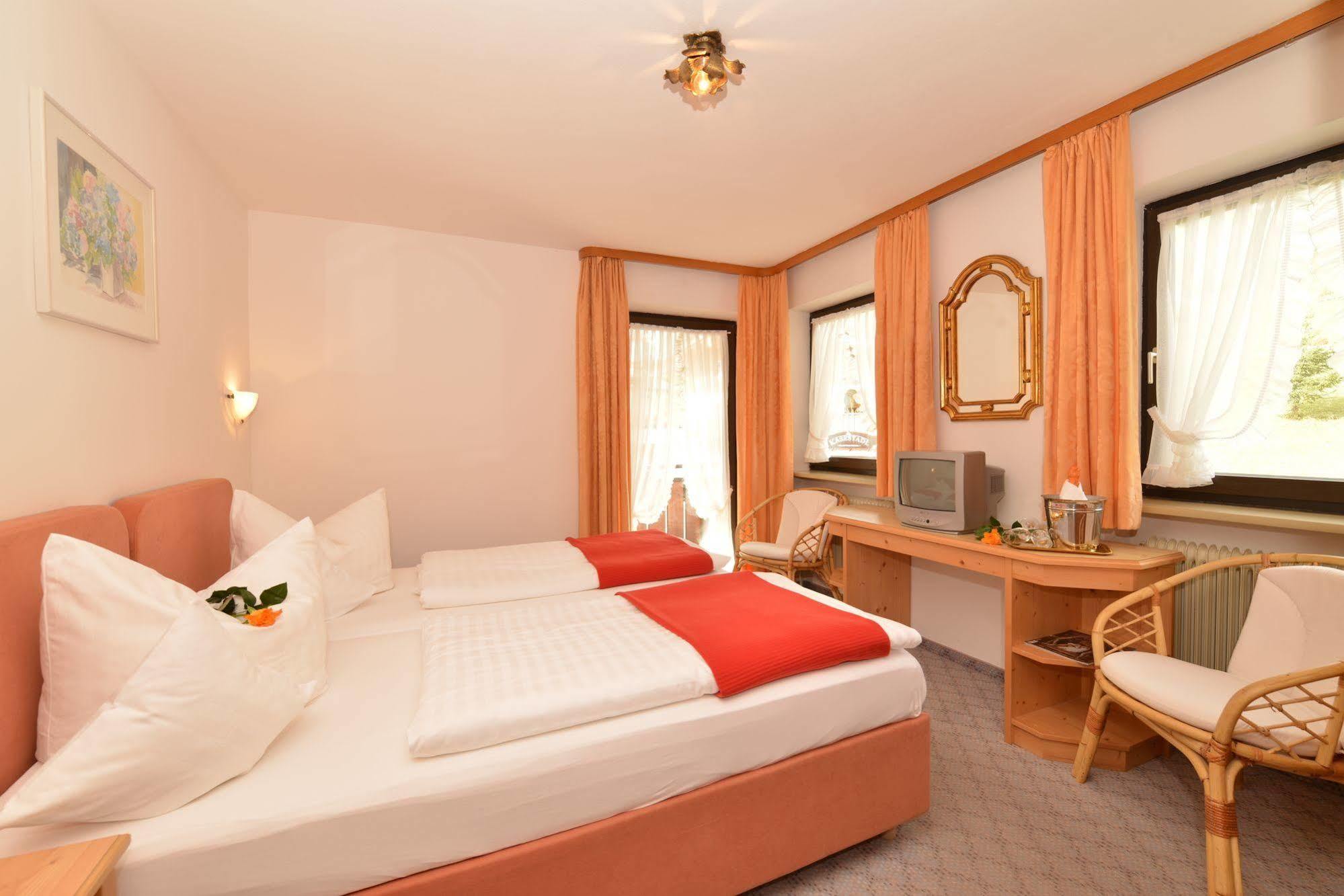 Hirschegg Rein Hotel Adler Garni מראה חיצוני תמונה